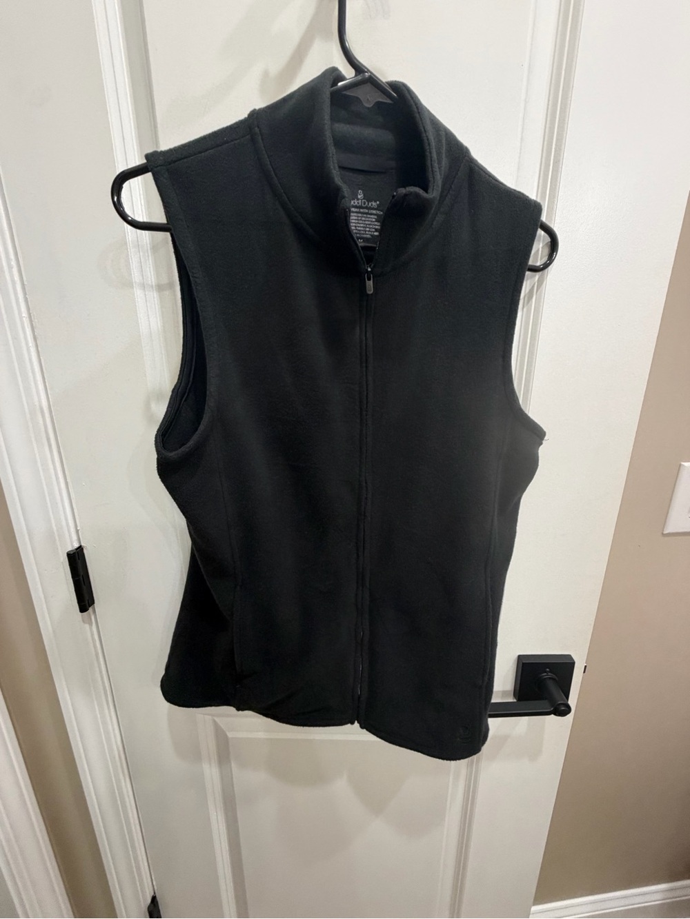 Cuddle Duds Women's Black Fleece Vest - Full Zip medium